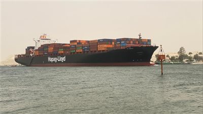 قناة السويس: انتظام حركة الملاحة وتدابير خاصة للتعامل مع سوء الأحوال الجوية 