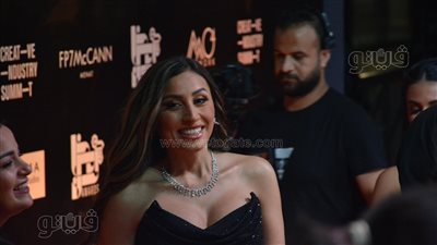 دينا الشربيني بعد تكريمها كأفضل ممثلة: نفسي أبويا يكون معايا