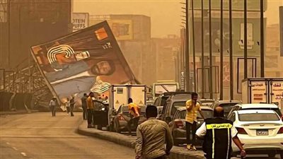  النيابة العامة تفتح تحقيقات في انهيار لافتة إعلانات أعلي كوبري أكتوبر، الحادث أسفر عن إصابة 4 أشخاص ووفاة آخر