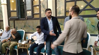 إسلام الشاطر يتلقى عزاء والده بالقائد إبراهيم في الإسكندرية 