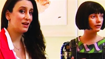 أول روبوت يشارك في مهرجان فني بأعمال تصميمية 