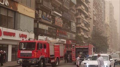 انتداب المعمل الجنائي للتعرف على سبب حريق داخل جراج سيارات في فيصل