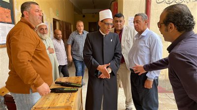رئيس أزهر القاهرة يتفقد لجان امتحان حلمية الزيتون ويوجه بتوفير الراحة للطلاب