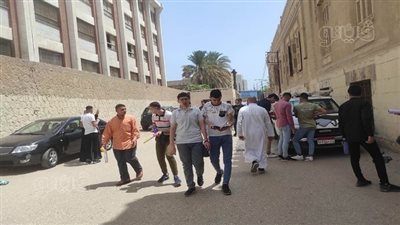 فرحة طلاب الثانوية الأزهرية في الشرقية بسهولة امتحان الفقه (صور)