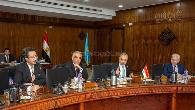 صرف 1200 جنيه مكافأة