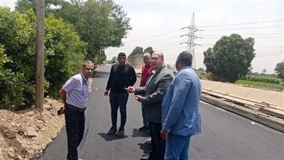 نائب محافظ الجيزة يتفقد مشروعات التطوير والرصف بأوسيم (صور)