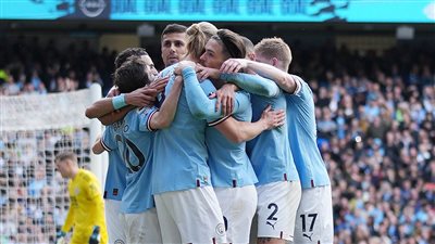 لحظات تتويج لاعبي مانشستر سيتي بكأس الاتحاد الإنجليزي ( فيديو)