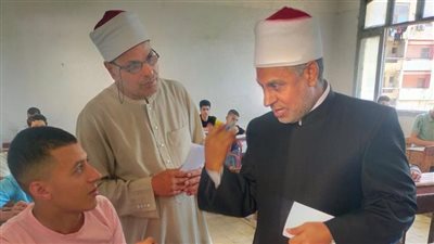 وكيل المعاهد الأزهرية يتفقد 10 لجان لامتحانات الثانوية بالبحيرة 