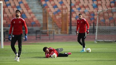 تألق شوبير وعلي لطفي في المران الختامي للأهلي قبل مواجهة الوداد (فيديو)