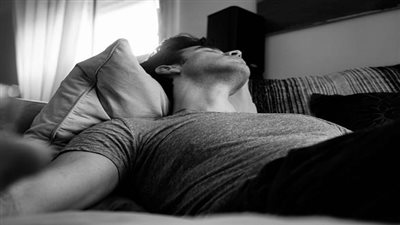 تفسير رؤية السكين في المنام وعلاقتها بالأعداء والمتاعب 