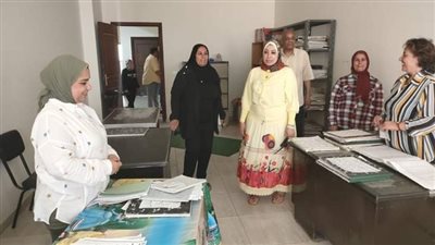  رئيس حي المنتزه الاسكندرية تتفقد سير العمل بالإدارات