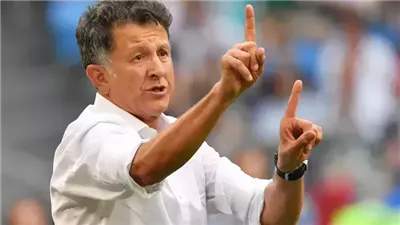 خوان كارلوس يطلب راتبه الشهري من الزمالك، اعرف التفاصيل 