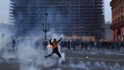 فرنسا تنشر أول مرسومين لإصلاح نظام التقاعد