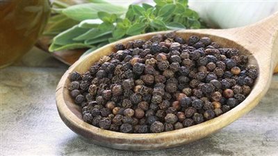 فوائد الفلفل الأسود، يقاوم الالتهابات والفيروسات والسرطان وينقص الوزن 