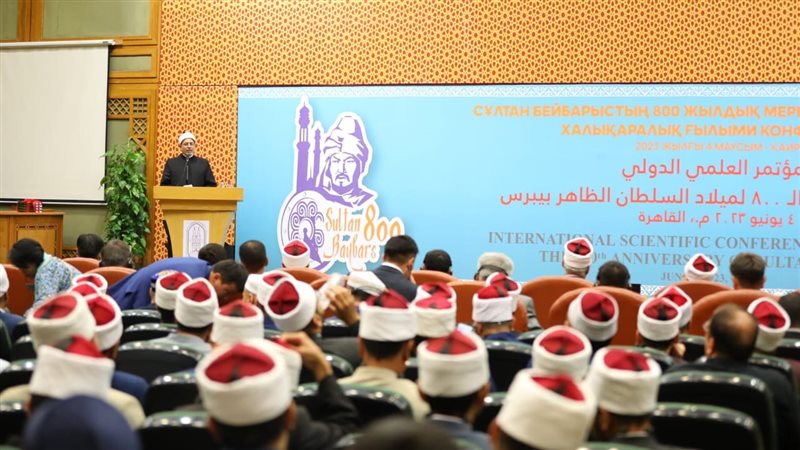  الدكتور سلامة داود،