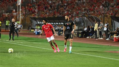 التعادل السلبي يفرض نفسه على مباراة الأهلي والوداد بعد مرور 15 دقيقة (صور)