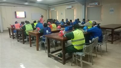 وزارة العمل: التوعية بالإسعافات الأولية وطرق التعامل مع المصابين بالقاهرة وأسيوط