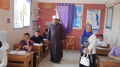 مدير منطقة الإسماعيلية الأزهرية يتفقد لجنة فتيات عمر بن عبدالعزيز النموذجي (صور) 