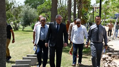 رئيس جامعة قناة السويس يُتابع تنفيذ المشروع المُتكامل لتطوير الحرم الجامعى (صور)
