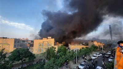 نشوب حريق ضخم قرب مدينة مشهد الإيرانية