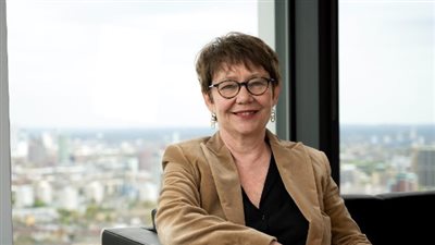 رئيس البنك الأوروبي لإعادة الإعمار تزور كازاخستان لبحث الرقمنة وتسريع التحول المناخي