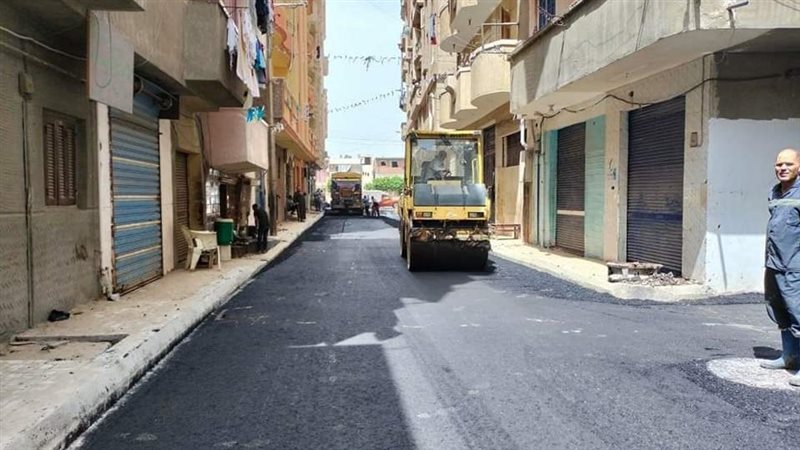 أعمال رصف طرق بمحافظة