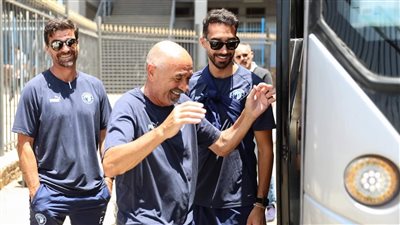 بيراميدز يغادر القاهرة متوجها إلى الإسكندرية استعدادا لفاركو (صور)