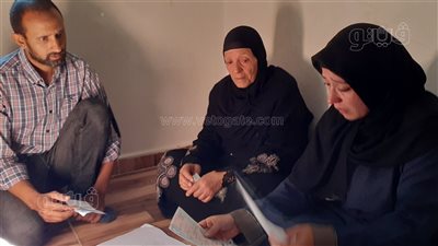 مأساة سيدة بالغربية طردتها ابنتها طمعا في المنزل والتنقيب عن الآثار (فيديو)