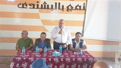 وكيل تعليم الوادي الجديد يشهد انطلاق برنامج إحياء وتوطين صناعة الحرير الطبيعى