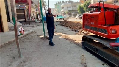 مد مواسير الغاز ورش المصارف لقتل الحشرات بفاقوس شرقية