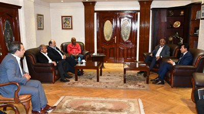 أشرف صبحي يجتمع بمسئولي اتحاد الكرة لمتابعة استعدادات المنتخبين الأول والأولمبي 