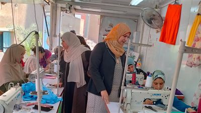 تسليم عقود عمل لذوي همم وختام برنامج تدريبي بالوحدة المتنقلة بالوادي الجديد