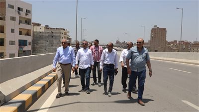 محافظ الجيزة يتفقد أعمال تطوير الطرق أسفل محطات المترو