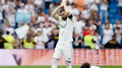 هنا انتهي كل شيء، لحظة اجتماع كريم بنزيما مع وفد الاتحاد السعودي داخل مطعم (فيديو)