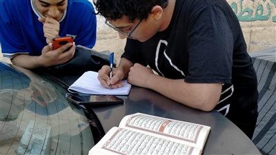 قلق وتوتر طلاب القسم الأدبي بالثانوية الأزهرية قبل امتحان القرآن الكريم (صور) 