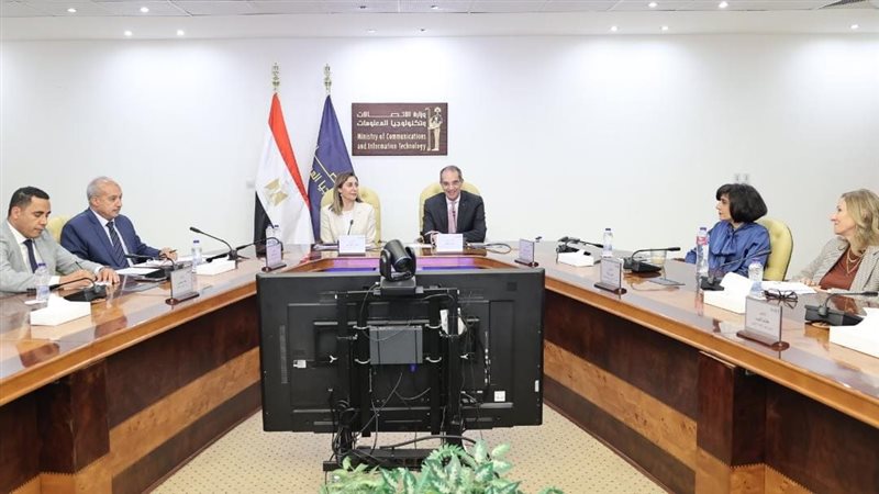 وزيرا الاتصالات والثقافة