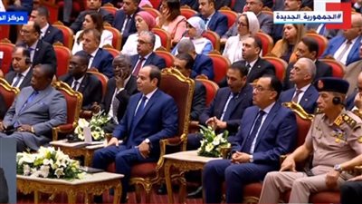 السيسي: نحتاج لمضاعفة عدد الأسرة والمستشفيات لمواكبة الزيادة السكانية