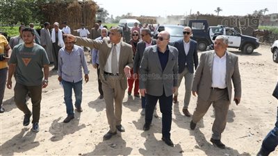محافظ بني سويف يتفقد أعمال تطوير ورفع كفاءة وتوسعة طرق بمركز ناصر