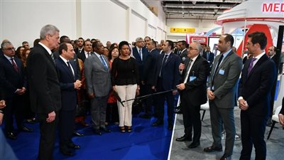 9 صور ترصد افتتاح وتفقد السيسي المؤتمر والمعرض الطبى الأفريقي الثاني