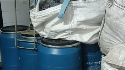 تموين العامرية بالإسكندرية تضبط دقيق حر وهوالك حلويات مجهولة المصدر 