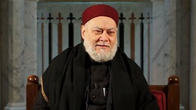 علي جمعة: يجوز صلاة المغرب خلف إمام يصلي العشاء والنية ليست شرطا (فيديو)