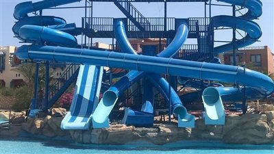 صرف 295 ألف دولار تعويضا لعامل سقط من لعبة مائية بالأردن