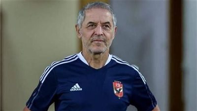 كولر يحاضر لاعبي الأهلي بالفيديو استعدادا لمواجهة الوداد