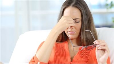 أعراض انخفاض السكر، أبرزها سرعة ضربات القلب والعرق الغزير ورعشة اليدين 