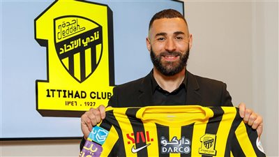 أسطورة الهلال السعودي يرحب بتعاقد اتحاد جدة بكريم بنزيما