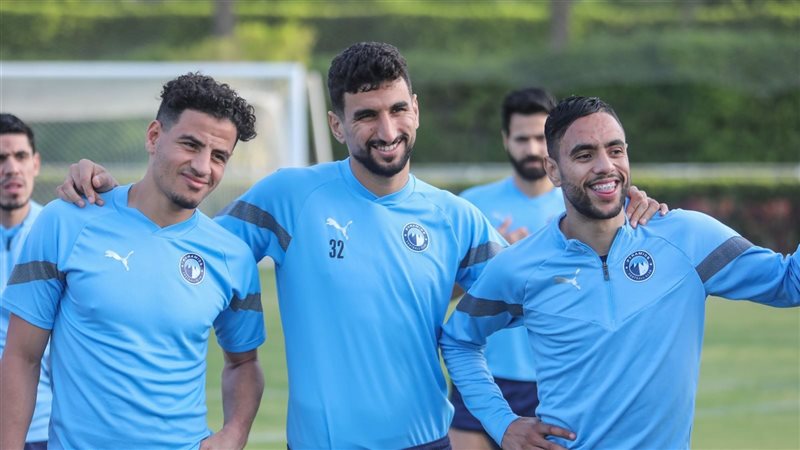 بيراميدز، فيتو
