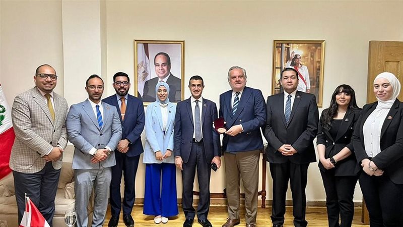 وفد التنسيقية مع