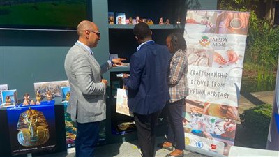 وزير التنمية المحلية يفتتح جناح منصة أيادي مصر ببرنامج الأمم المتحدة للمستوطنات البشرية 