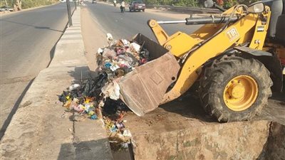 جولة نظافة وصيانة أعمدة وإزالة بناء مخالف بالزقازيق 