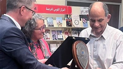 تكريم خاص من القومي للترجمة لـ أنور إبراهيم (صور) 